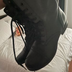 Combat boots